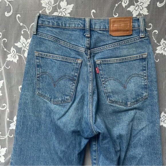 Levi's Ribcage Straight Jeans in BlueSz. 27 - Picture 5 of 13